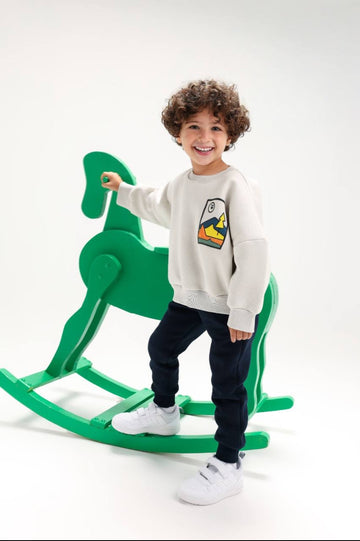 Boys’ Graphic Sweatshirt & Jogger Set – Cream Sweatshirt with Adventure Print