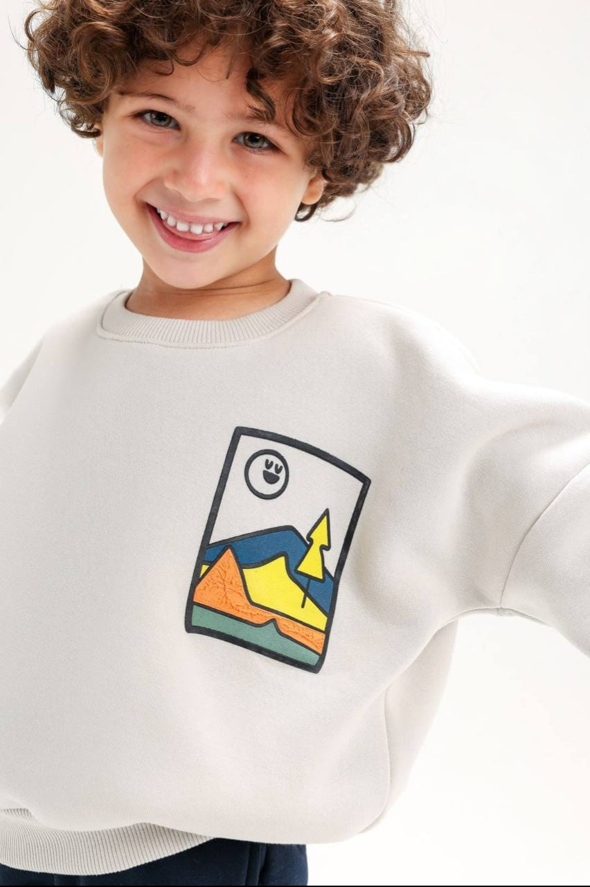 Boys’ Graphic Sweatshirt & Jogger Set – Cream Sweatshirt with Adventure Print