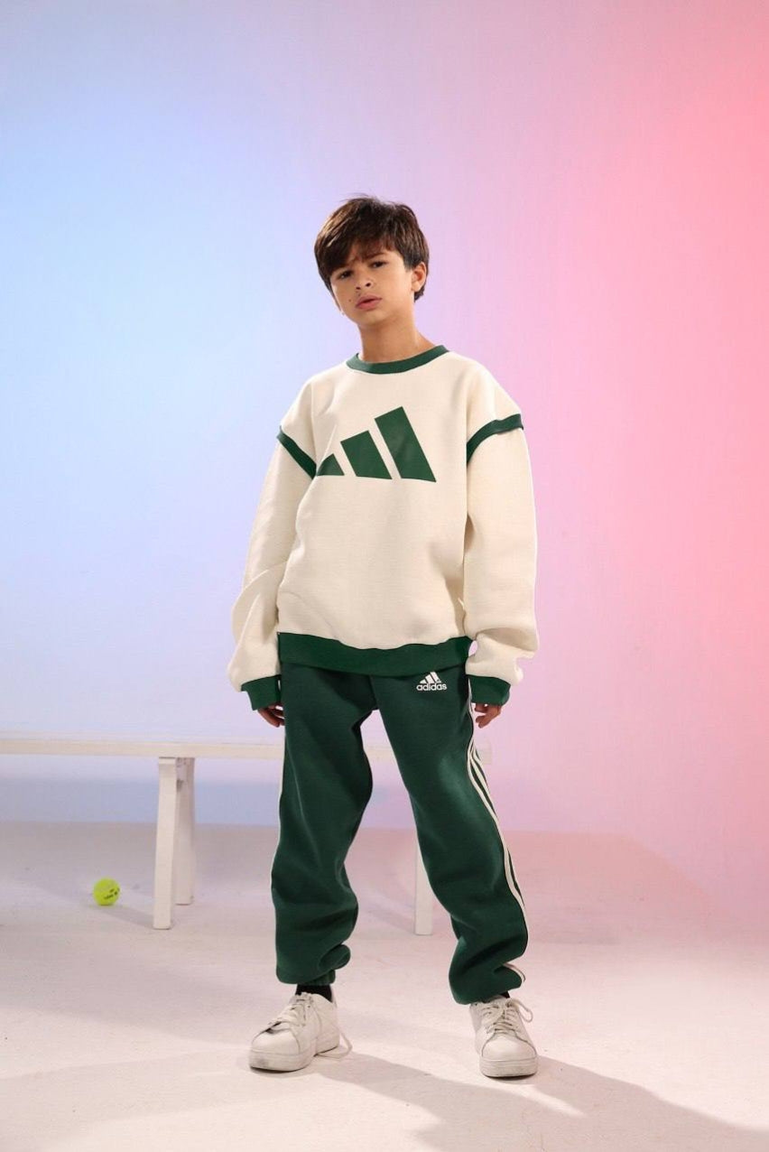 Boys’ Sports Sweatshirt & Jogger Set – Cream & Green 2-Piece Athletic Tracksuit
