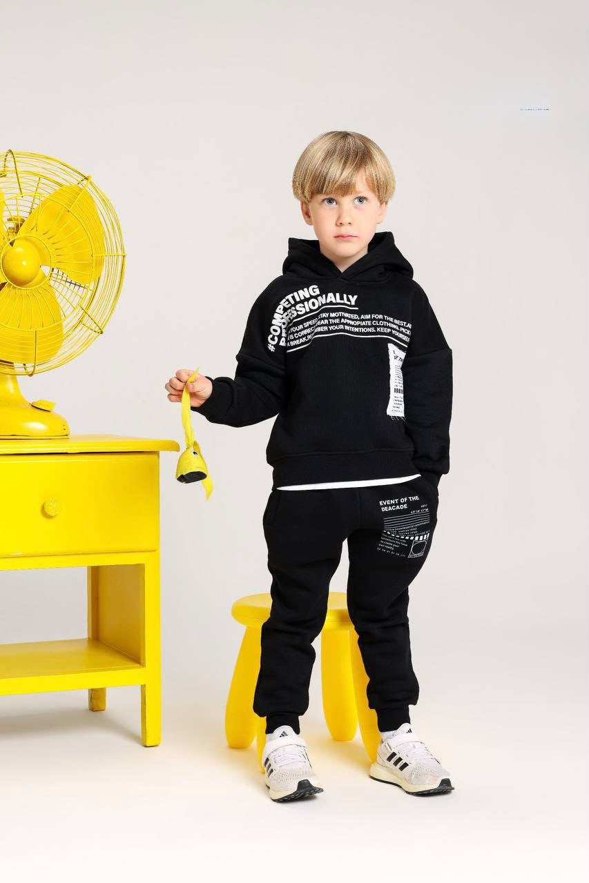 Boys’ Black Hooded Sweatshirt & Jogger Set – Graphic Print 2-Piece Tracksuit