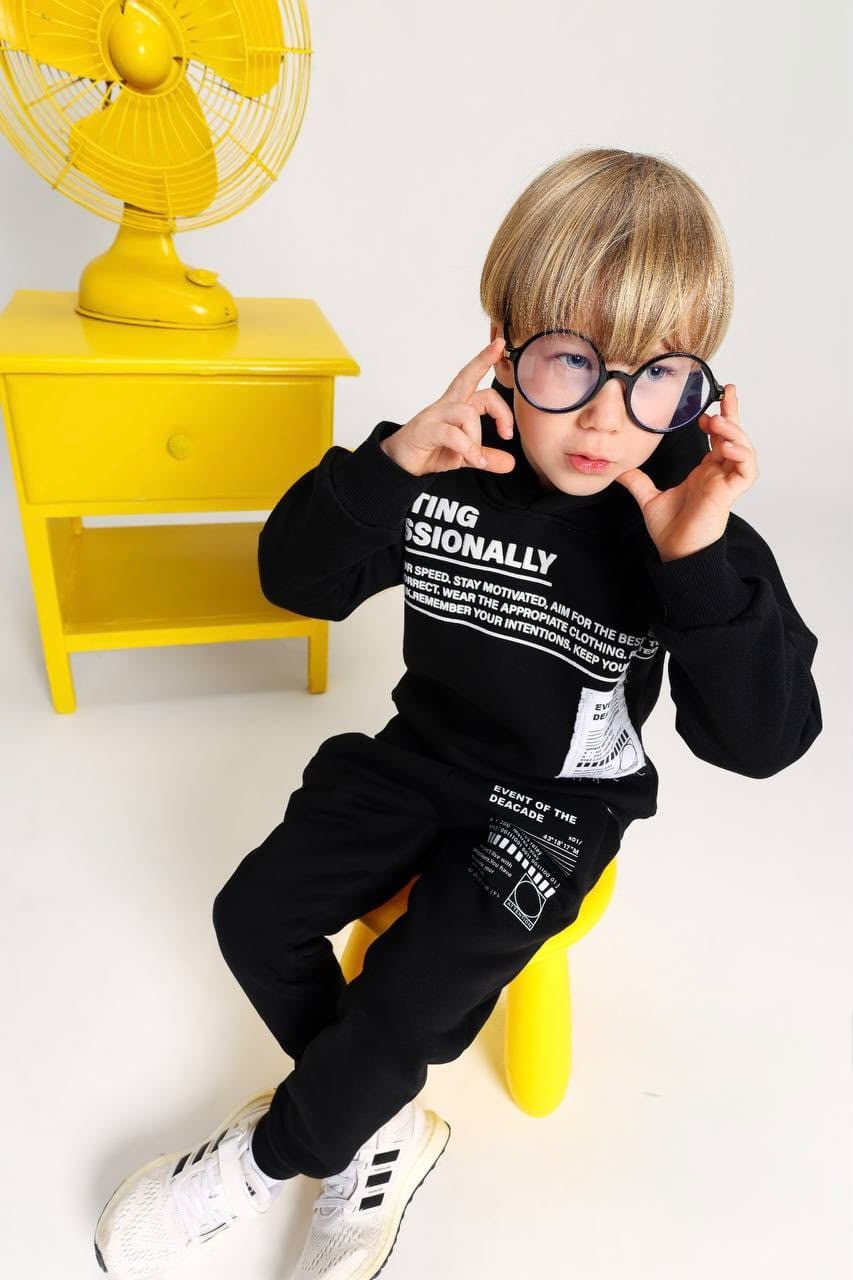 Boys’ Black Hooded Sweatshirt & Jogger Set – Graphic Print 2-Piece Tracksuit