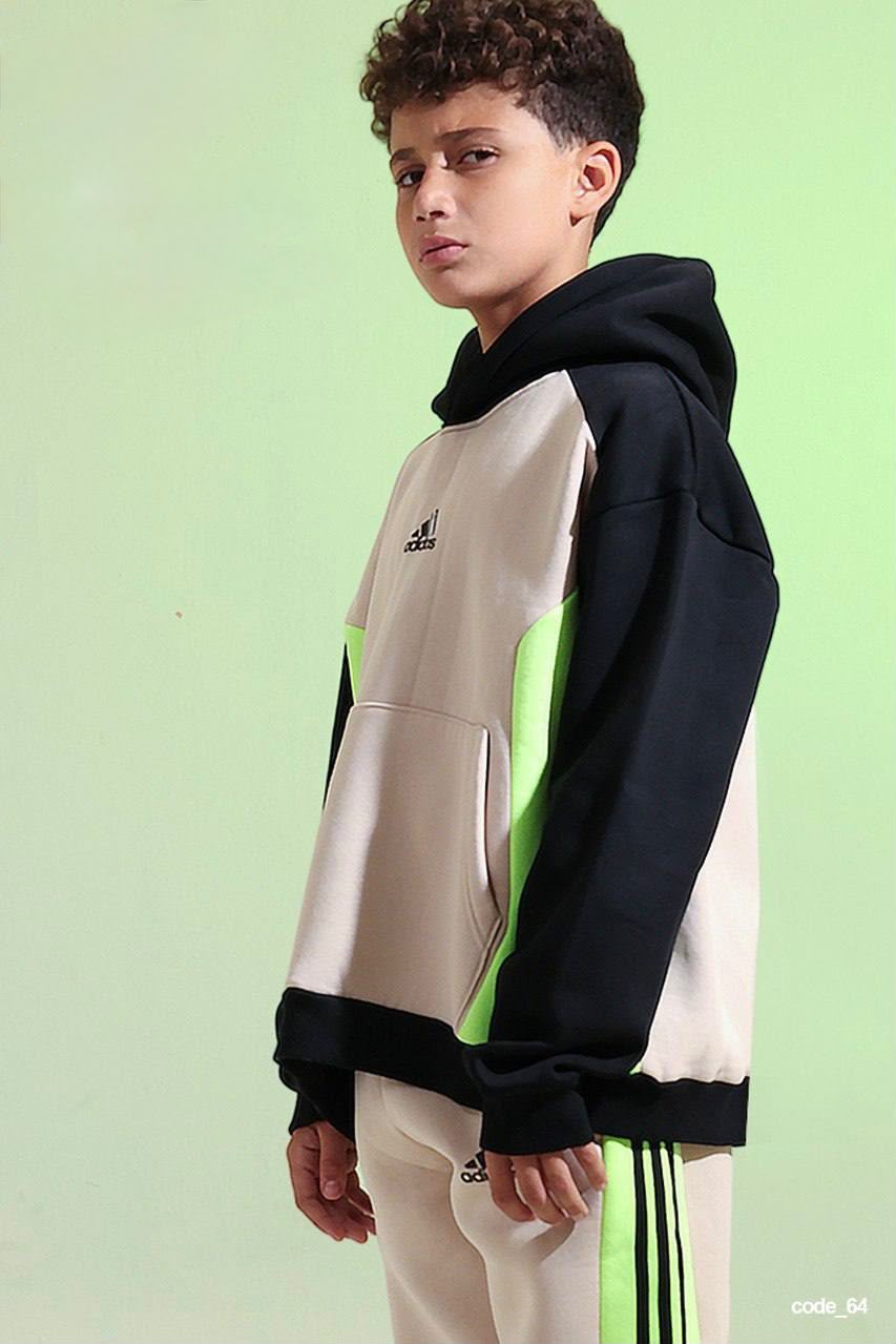 Boys’ Black 2-Piece Tracksuit Set with Color-Block Graphic Panels – Sporty Sweatshirt & Joggers (Copy)