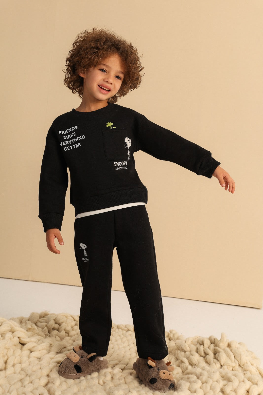 Kids’ Snoopy Black Sweatshirt & Jogger Pants Set – Casual 2-Piece Outfit