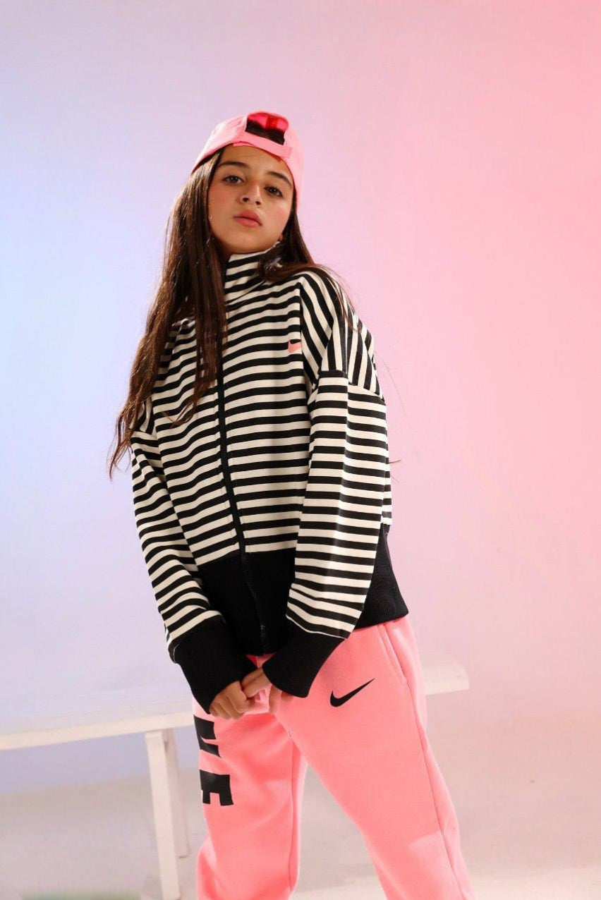 Kids’ Nike-Style Striped Track Jacket & Pink Jogger Set – Sporty 2-Piece Outfit