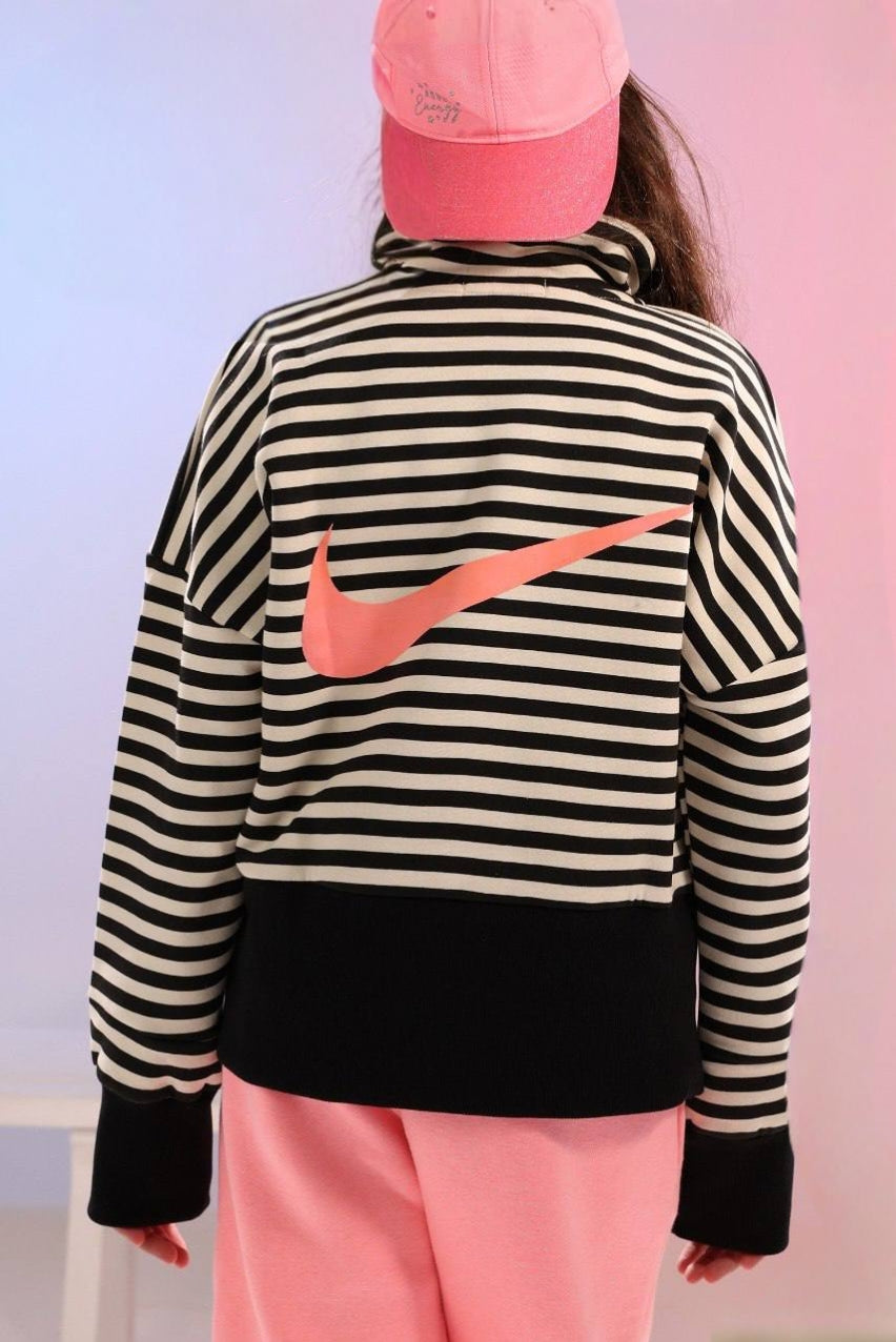 Kids’ Nike-Style Striped Track Jacket & Pink Jogger Set – Sporty 2-Piece Outfit
