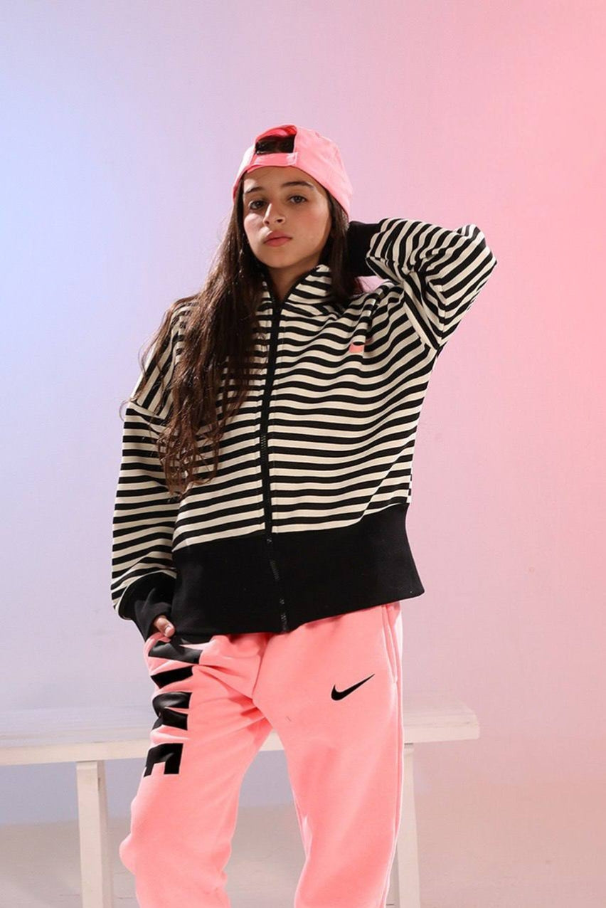 Kids’ Nike-Style Striped Track Jacket & Pink Jogger Set – Sporty 2-Piece Outfit