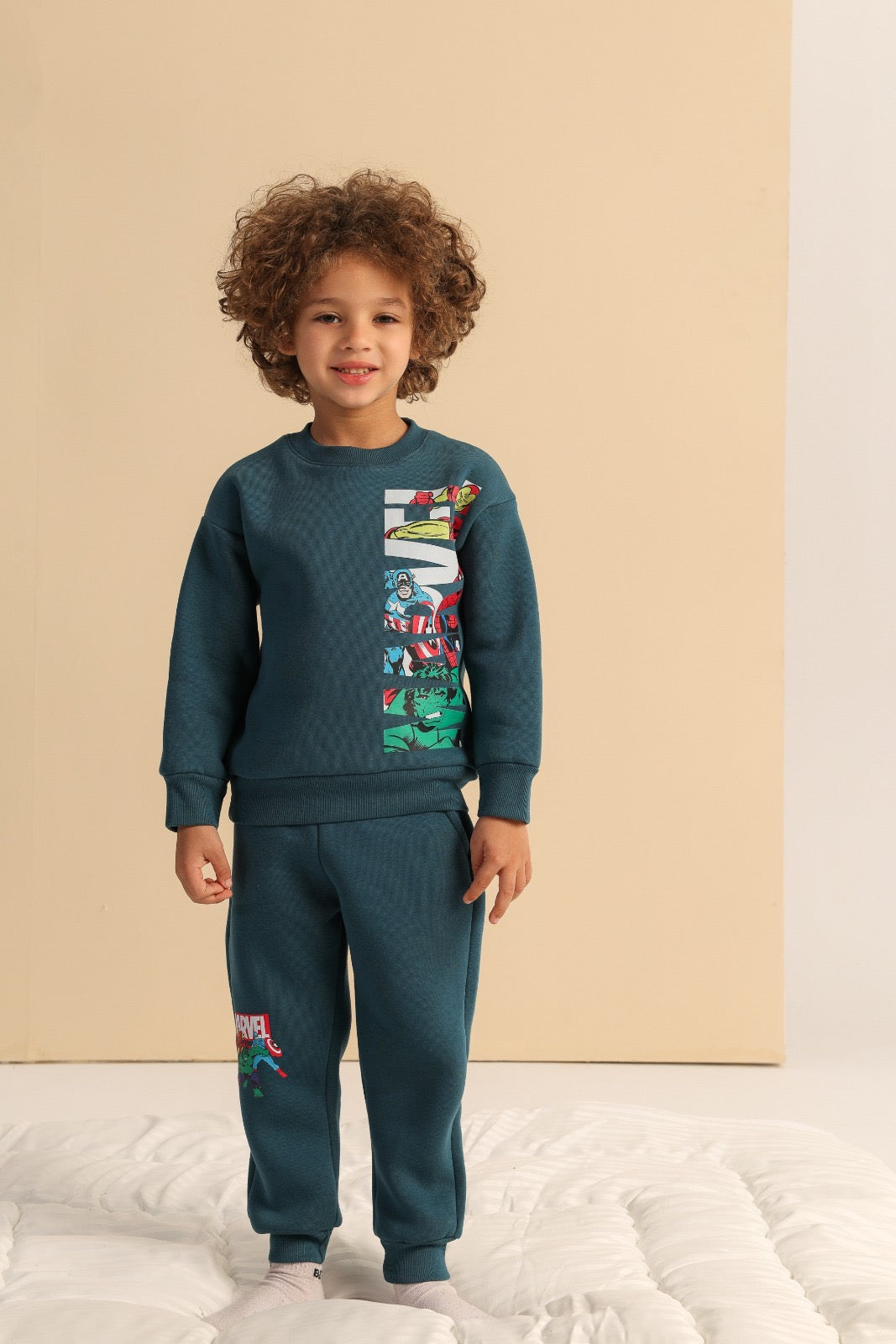 Boys’ Marvel Superhero Sweatshirt & Jogger Set – Cozy Graphic Tracksuit