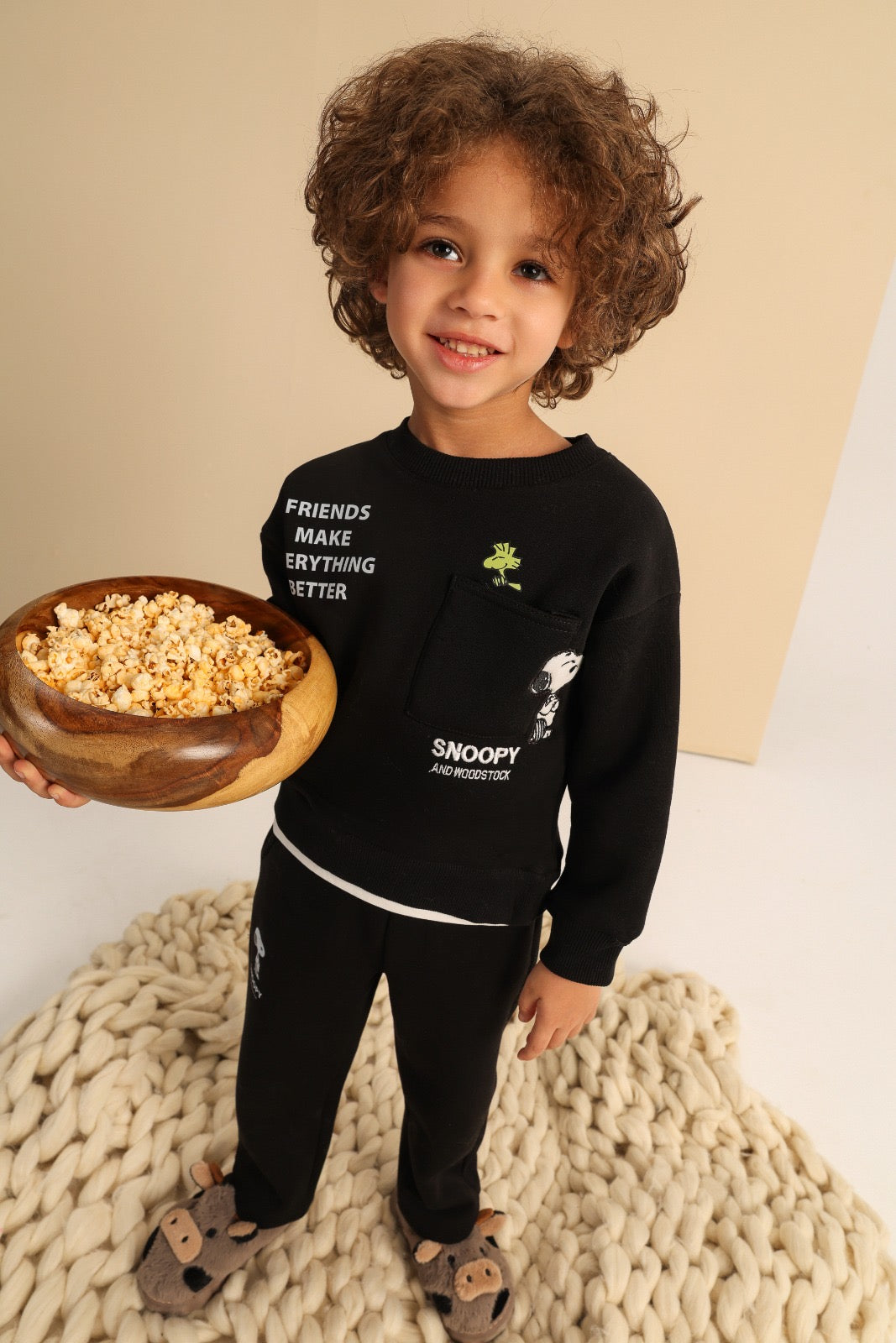 Kids’ Snoopy Black Sweatshirt & Jogger Pants Set – Casual 2-Piece Outfit