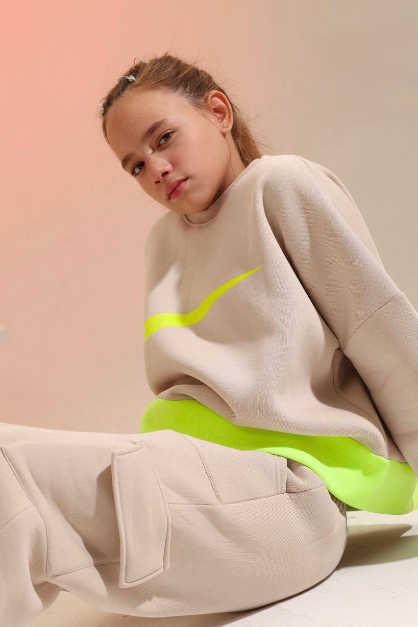Girls Oversized Sweatshirt & Wide-Leg Pants Set – Beige Neon Accent Casual Outfit