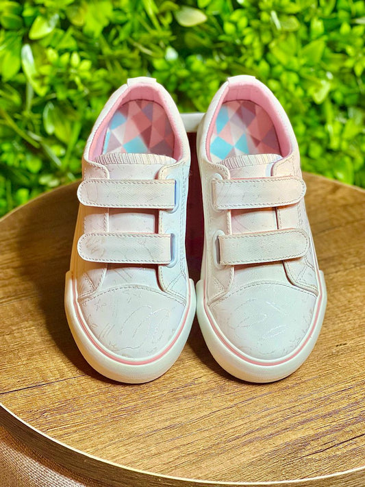 white shose