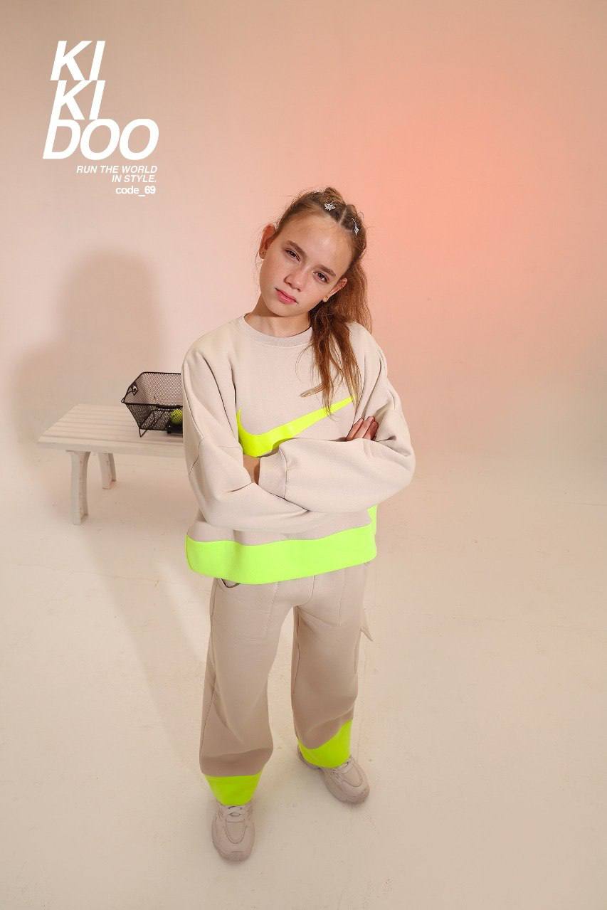 Girls Oversized Sweatshirt & Wide-Leg Pants Set – Beige Neon Accent Casual Outfit (size 4-12)
