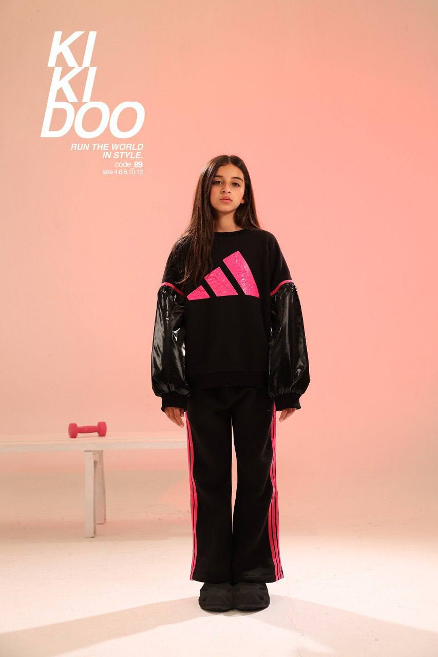Girls Black Oversized Tracksuit Set – Glossy Sleeve Sweatshirt & Wide-Leg Pants with Pink Stripes
