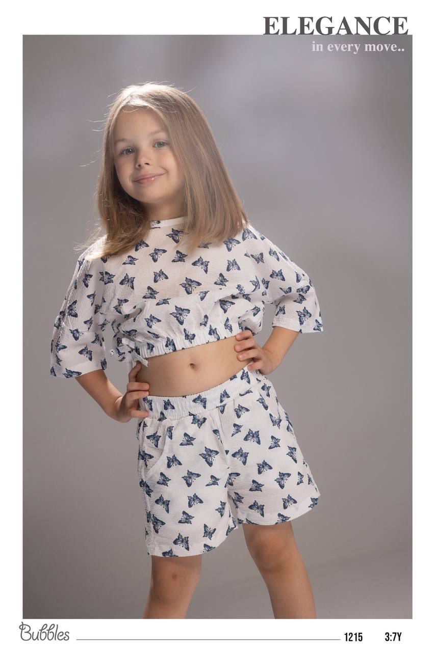 Girls Butterfly Print Two-Piece Lounge Set – Soft Crop Top & Elastic Waist Shorts