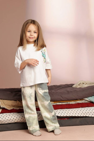 Girls' Oversized White Graphic T-Shirt & Tie-Dye Wide-Leg Pants Set – Cotton Casual 2-Piece Outfit