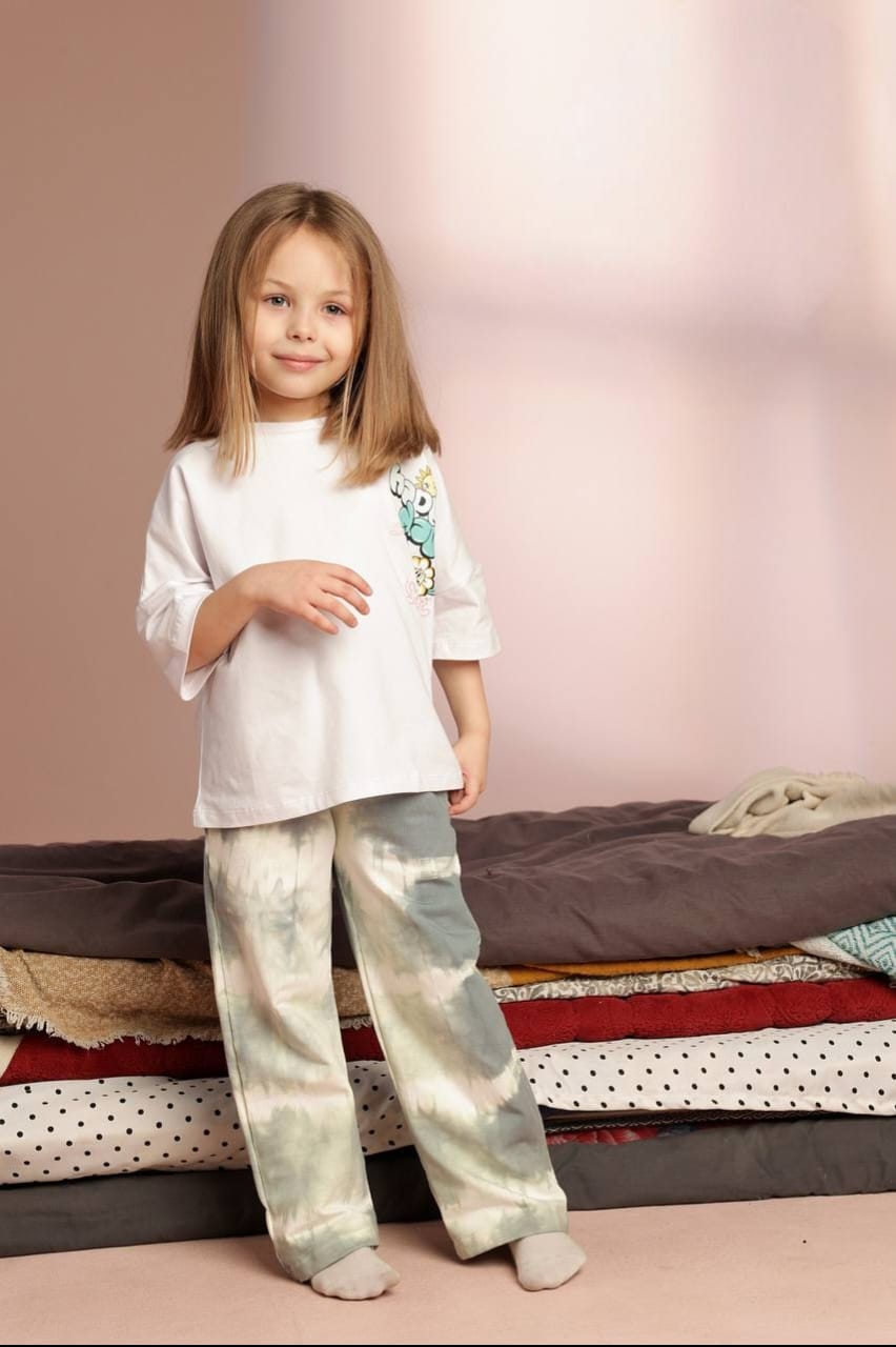 Girls' Oversized White Graphic T-Shirt & Tie-Dye Wide-Leg Pants Set – Cotton Casual 2-Piece Outfit