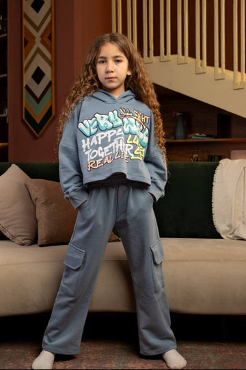 Girls’ Graphic Hoodie & Cargo Pants Set – Cropped Sweatshirt and Wide-Leg Pocket Trousers