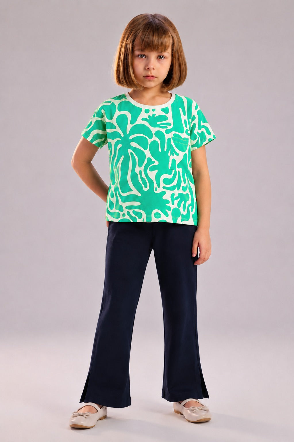 Girls’ Green Abstract Print T-Shirt & Navy Wide-Leg Pants Set – 2-Piece Casual Outfit