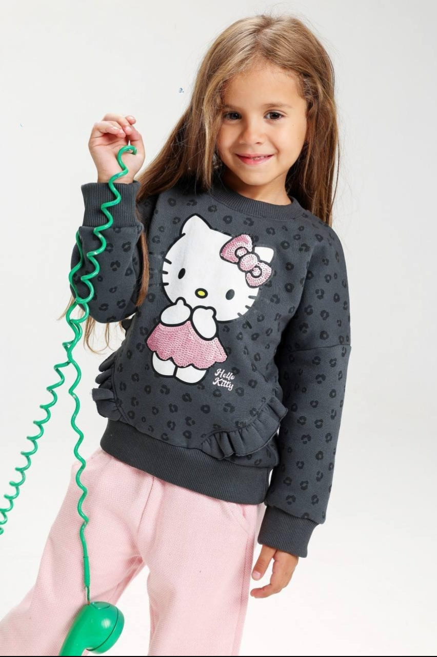 Shop girls’ Daisy Duck 2-piece sweatshirt and jogger set with a cute polka-dot print. A cozy, playful outfit for everyday wear.