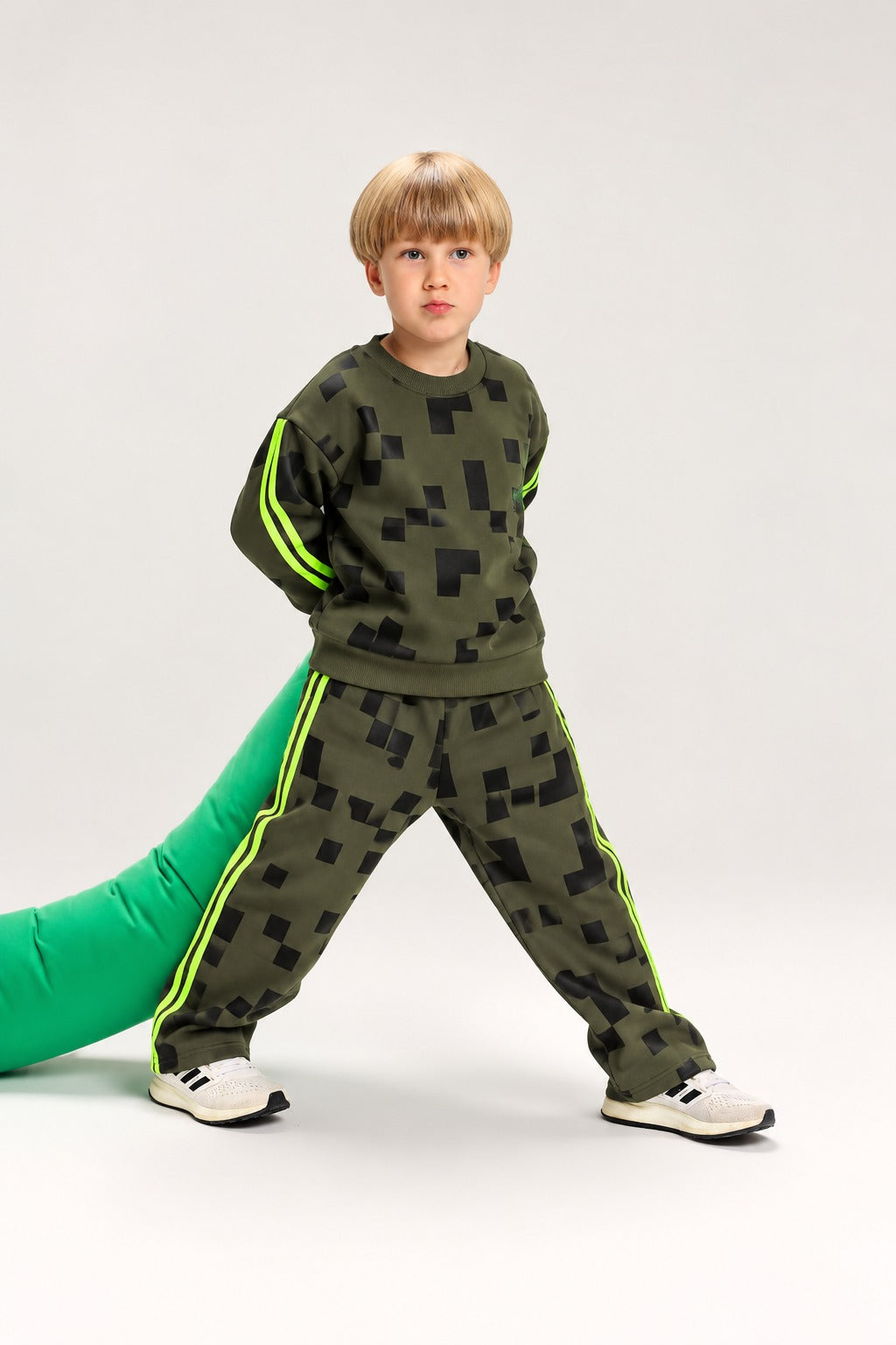 Boys’ Olive Green Camo Tracksuit Set – Graphic Sweatshirt & Jogger Pants with Neon Stripes