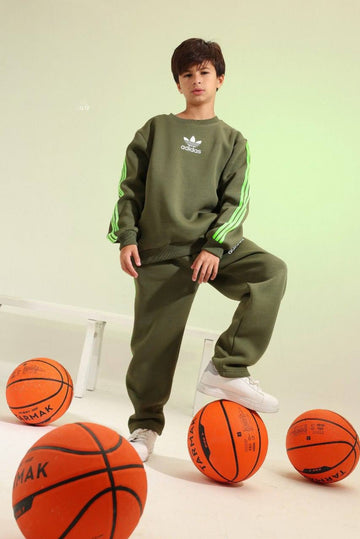 Boys’ Olive Green Graphic Sweatshirt & Jogger Set – Colorful Streetwear Tracksuit