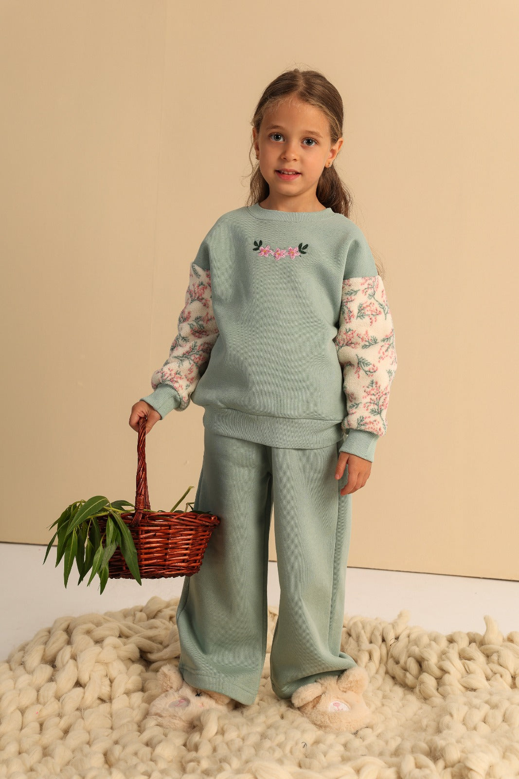Girls’ Floral Sleeve Knit Sweatshirt & Wide-Leg Pants Set – Sage Green