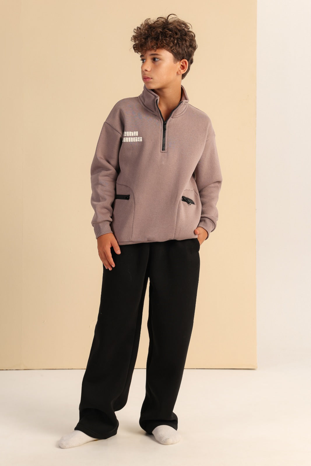 Boys’ Half-Zip Sweatshirt with Zipper Pockets & Wide-Leg Pants – Taupe and Black Casual Outfit