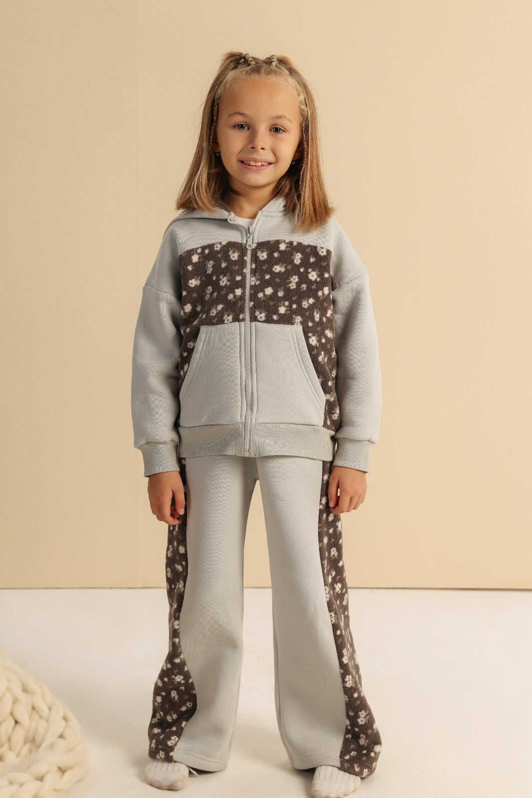 Girls’ Floral Fleece Panel Tracksuit Set – Zip-Up Hoodie & Wide-Leg Pants in Grey and Brown