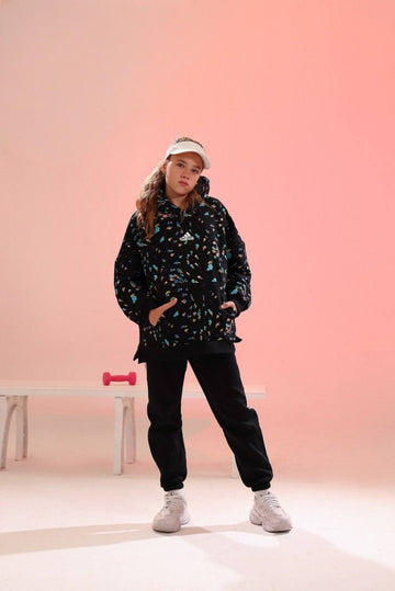 Girls’ Black Floral Print Hoodie – Cozy Pullover Sweatshirt with Kangaroo Pocket