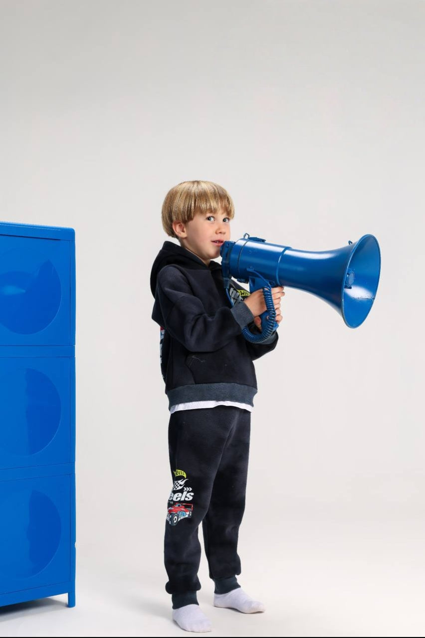 Boys’ Hot Wheels Graphic Hoodie & Jogger Set – Black Motorsport Tracksuit with Racing Car Prints