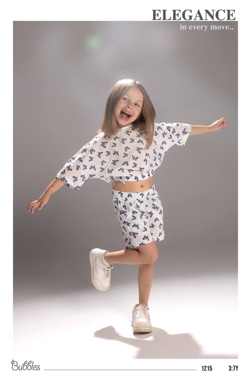 Girls Butterfly Print Two-Piece Lounge Set – Soft Crop Top & Elastic Waist Shorts