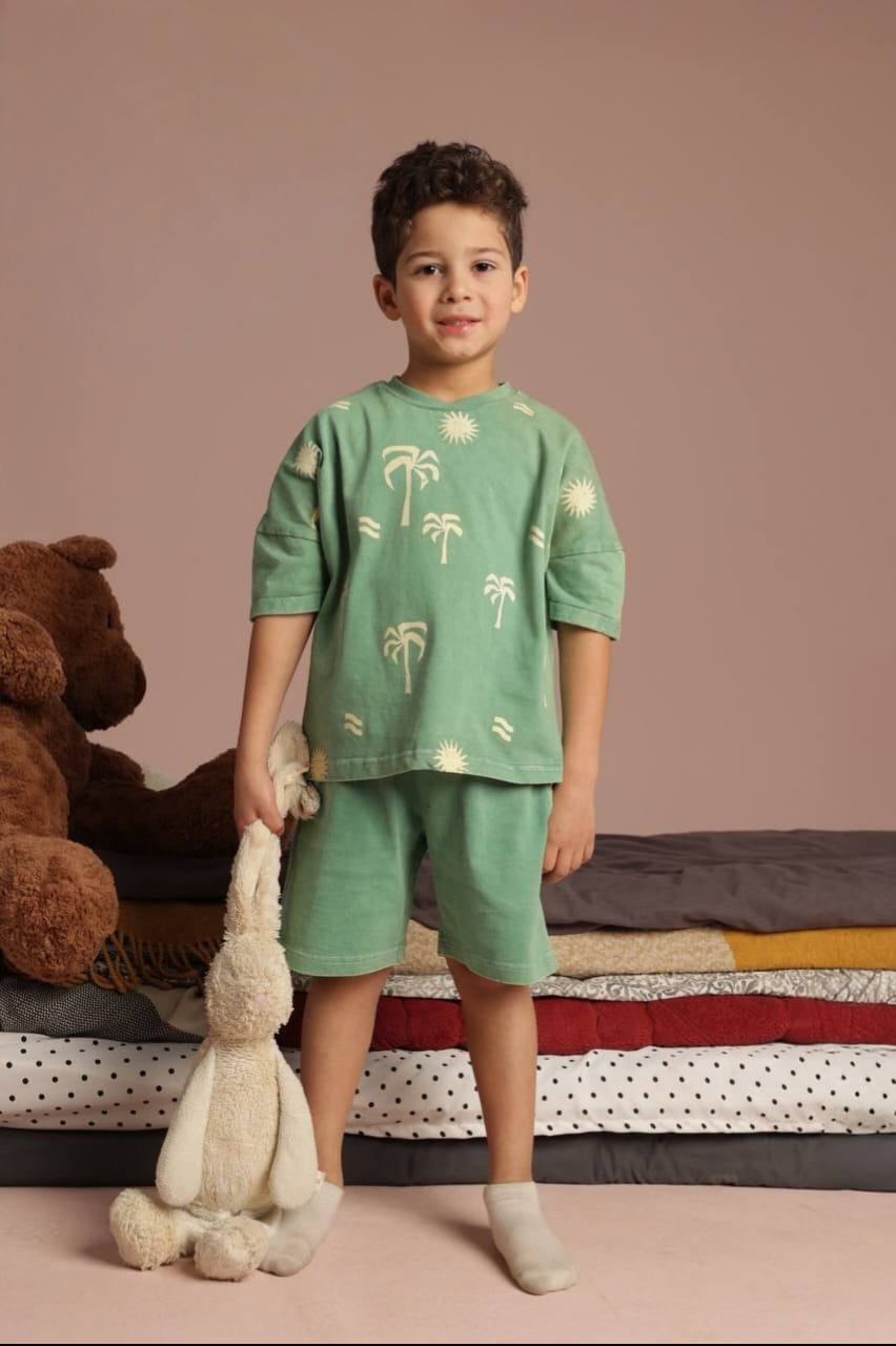 Boys' Palm Tree Print Cotton Pajama Set – Soft Oversized T-Shirt & Shorts Summer Sleepwear