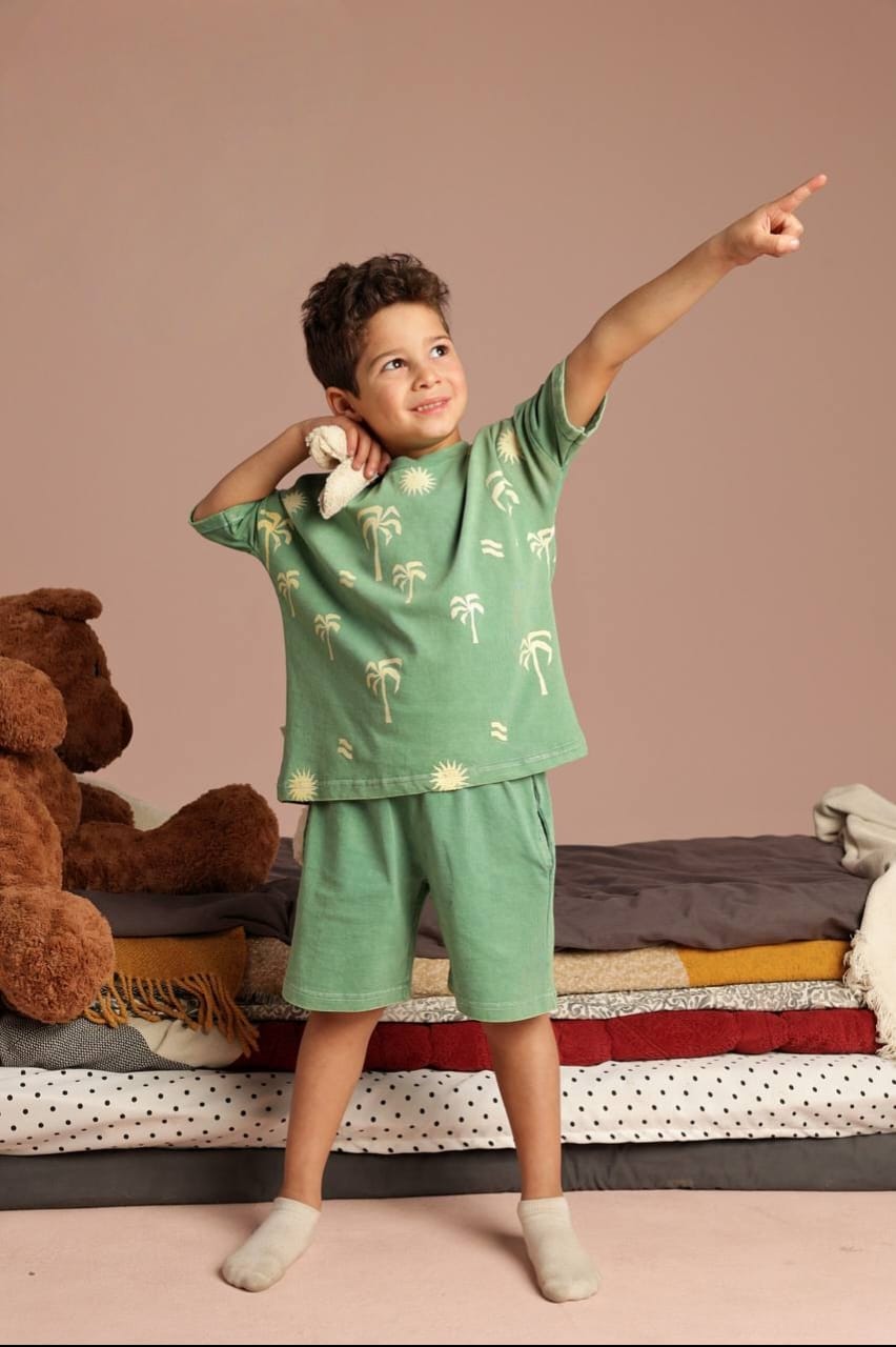 Boys' Palm Tree Print Cotton Pajama Set – Soft Oversized T-Shirt & Shorts Summer Sleepwear
