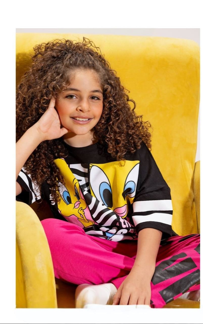 Girls' Tweety & Friends Oversized Graphic T-Shirt with Fuchsia Leggings Set – Casual Cotton Kids Outfit