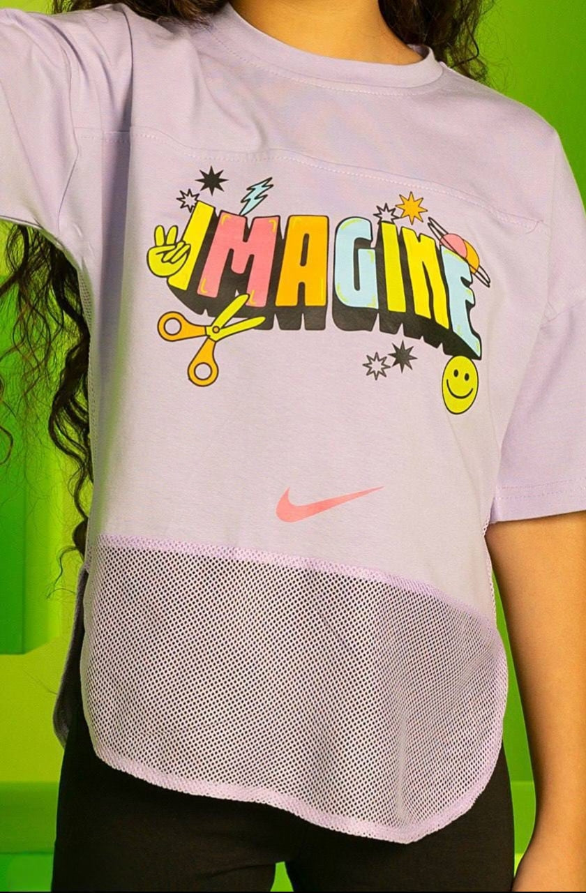Girls’ Nike Graphic T-Shirt & Capri Leggings Set – Sporty Casual Outfit