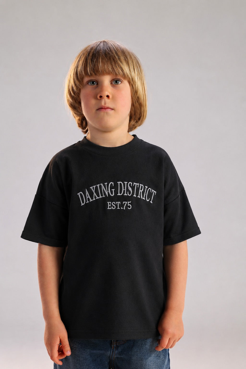 Boys’ Black Graphic T-Shirt – “DAXING DISTRICT” Casual Oversized Short-Sleeve Top