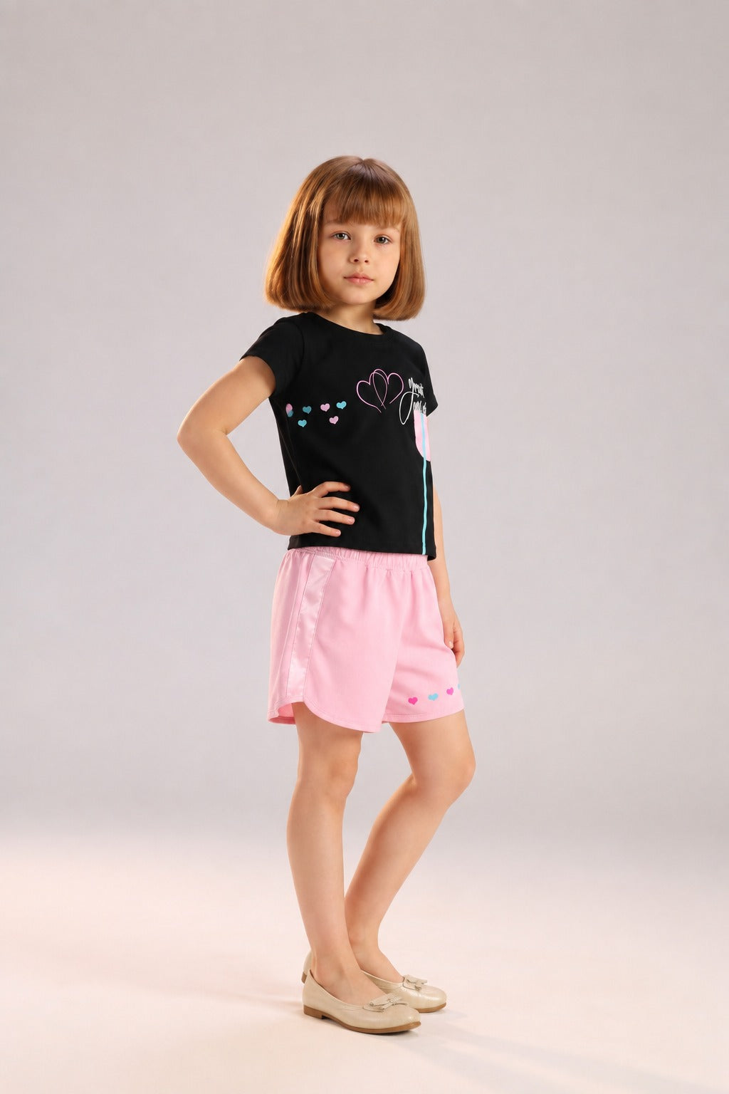 Girls’ Black Graphic T-Shirt & Pink Shorts Set – Heart Print Casual Summer Outfit