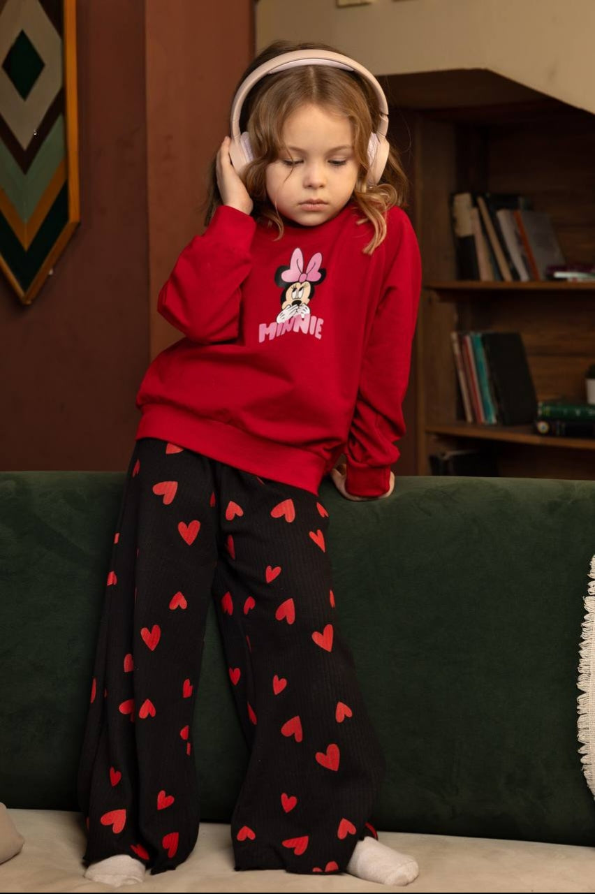 Girls’ Red Minnie Mouse Sweatshirt & Black Heart Print Wide-Leg Pants Set – Cozy Casual Outfit