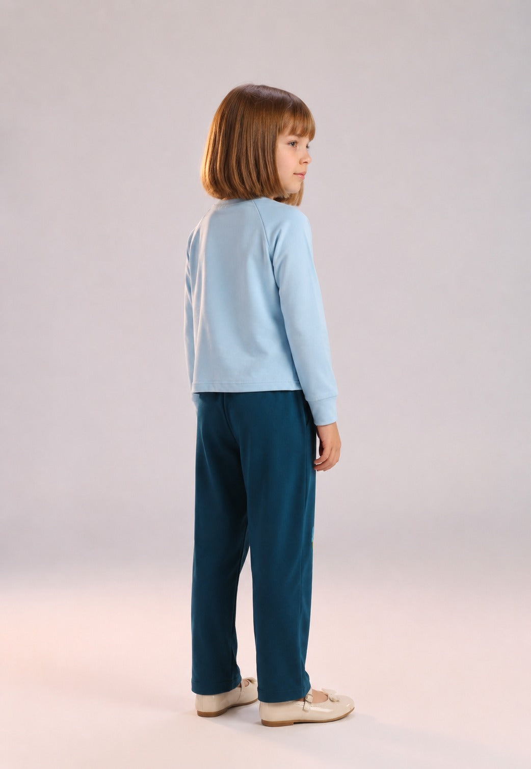 Girls’ Cute Character Pajama Set – Long-Sleeve Graphic Top & Printed Wide-Leg Pants