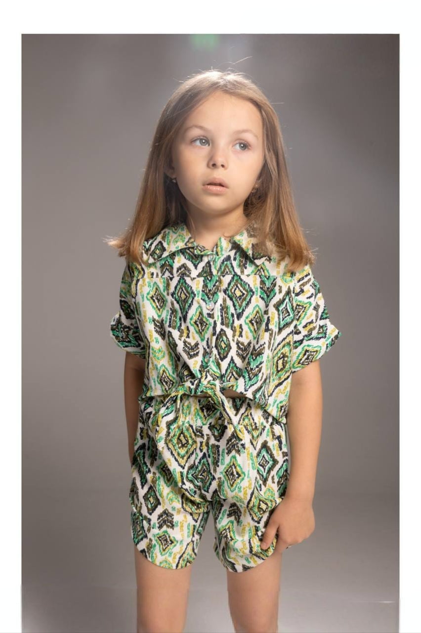 Girls’ Printed Button-Up Shirt & Shorts Set – Stylish Matching Summer Outfit