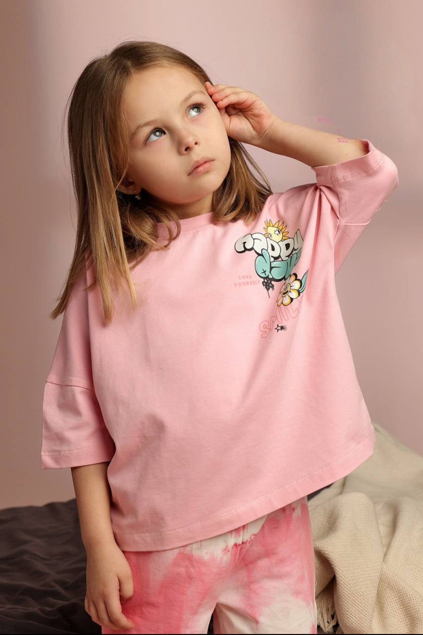 Girls’ Pink Graphic T-Shirt & Tie-Dye Wide-Leg Pants Set – Casual 2-Piece Outfit