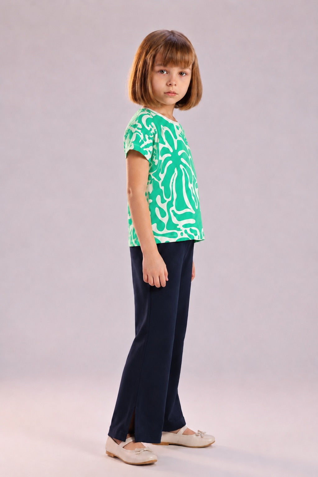 Girls’ Green Abstract Print T-Shirt & Navy Wide-Leg Pants Set – 2-Piece Casual Outfit