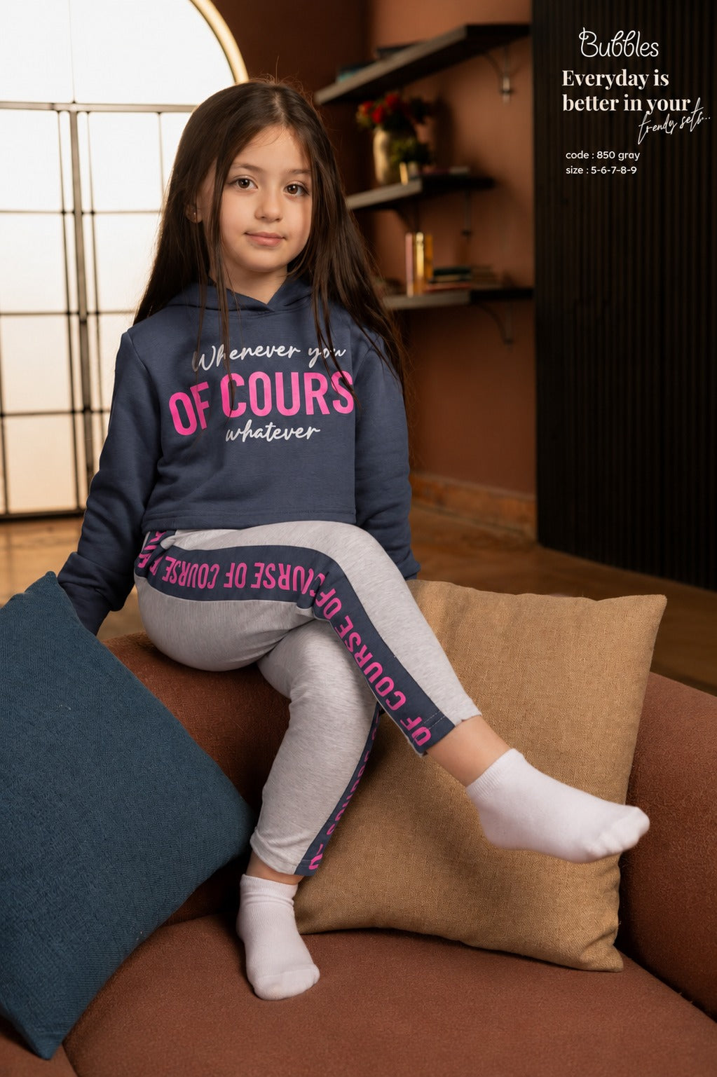 Girls’ Graphic Hoodie & Cargo Pants Set – Cropped Sweatshirt and Wide-Leg Pocket Trousers (Copy)