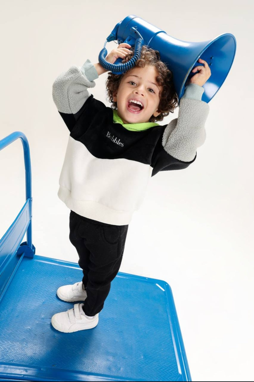 Boys’ Black & White 2-Piece Velour Tracksuit Set – Color-Block Hoodie & Joggers
