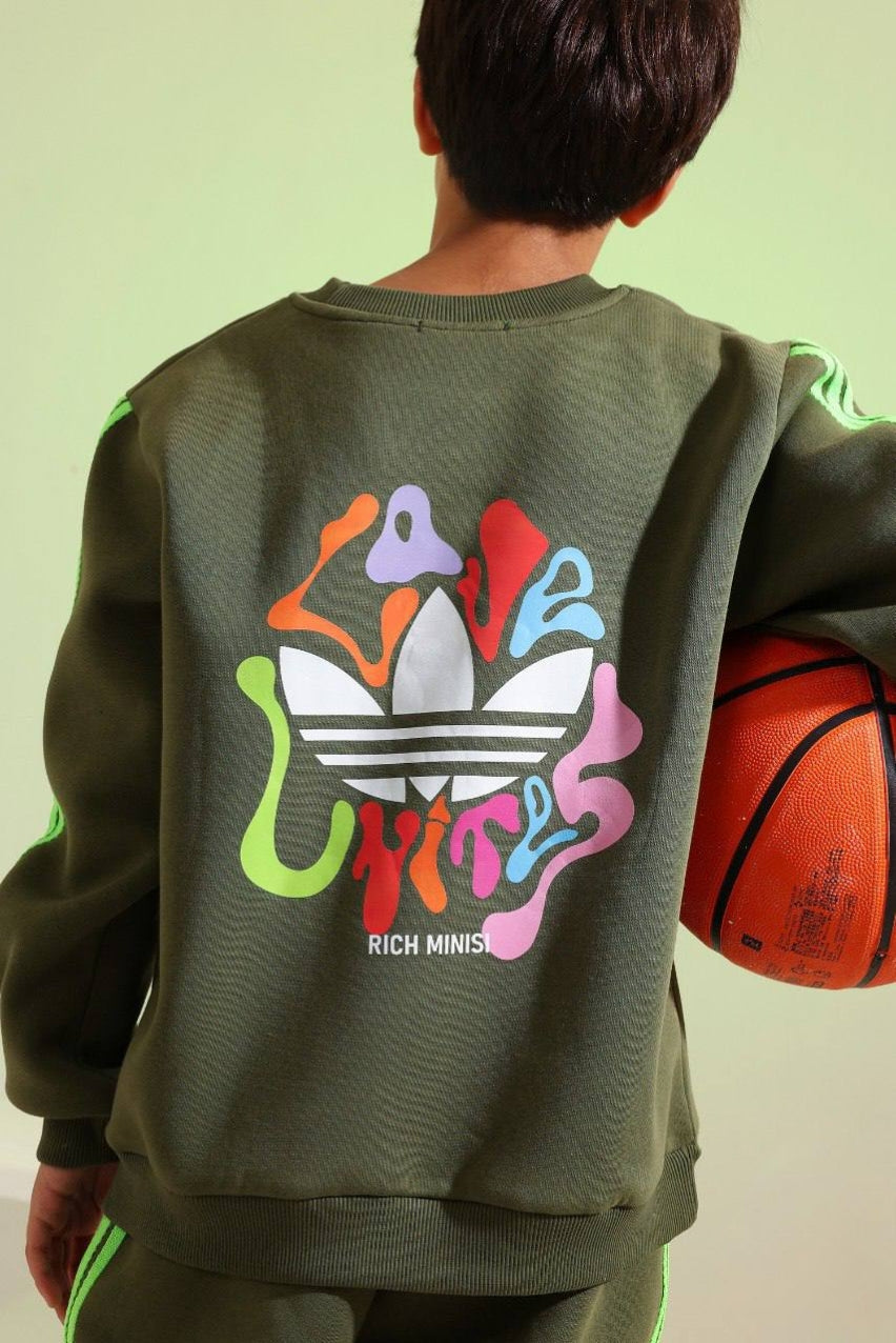 Boys’ Olive Green Graphic Sweatshirt & Jogger Set – Colorful Streetwear Tracksuit