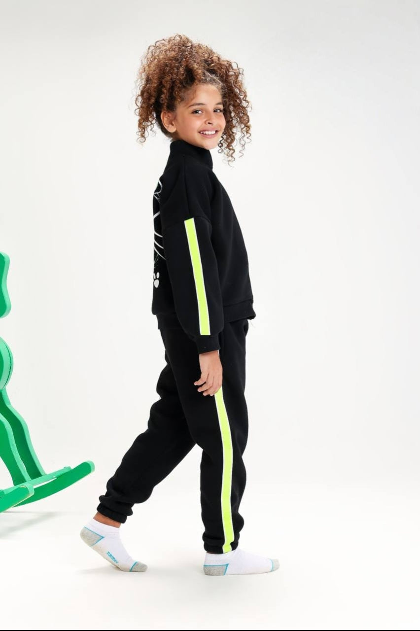 Girls’ Black Zip-Up Tracksuit Set – Graphic Jacket & Jogger Pants