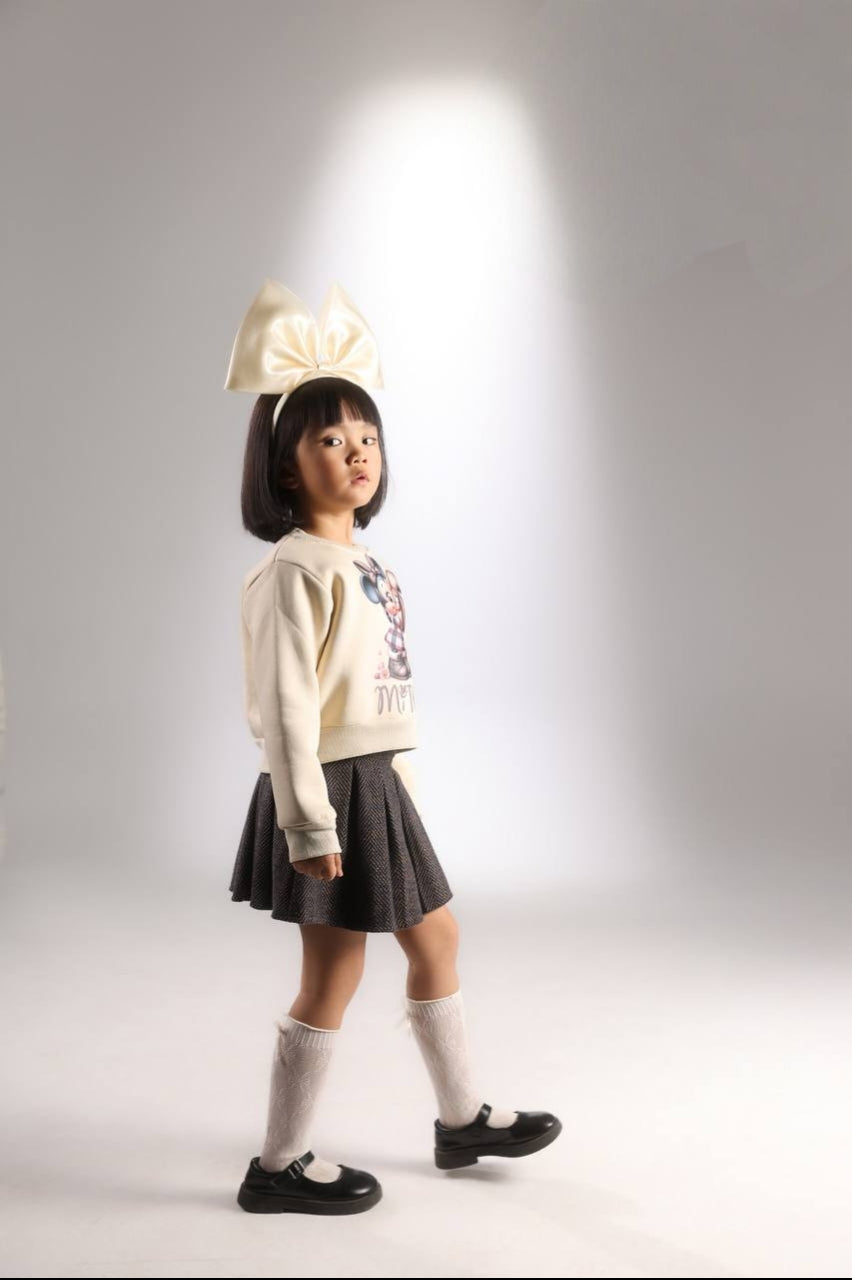 Girls’ Minnie Mouse Sweatshirt & Pleated Skirt Set – Cute Character Two-Piece Outfit