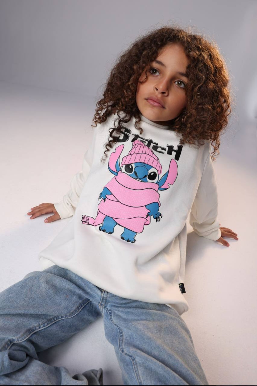 Girls’ Stitch Graphic Sweatshirt – Cozy White Long-Sleeve Pullover with Pink Winter Design