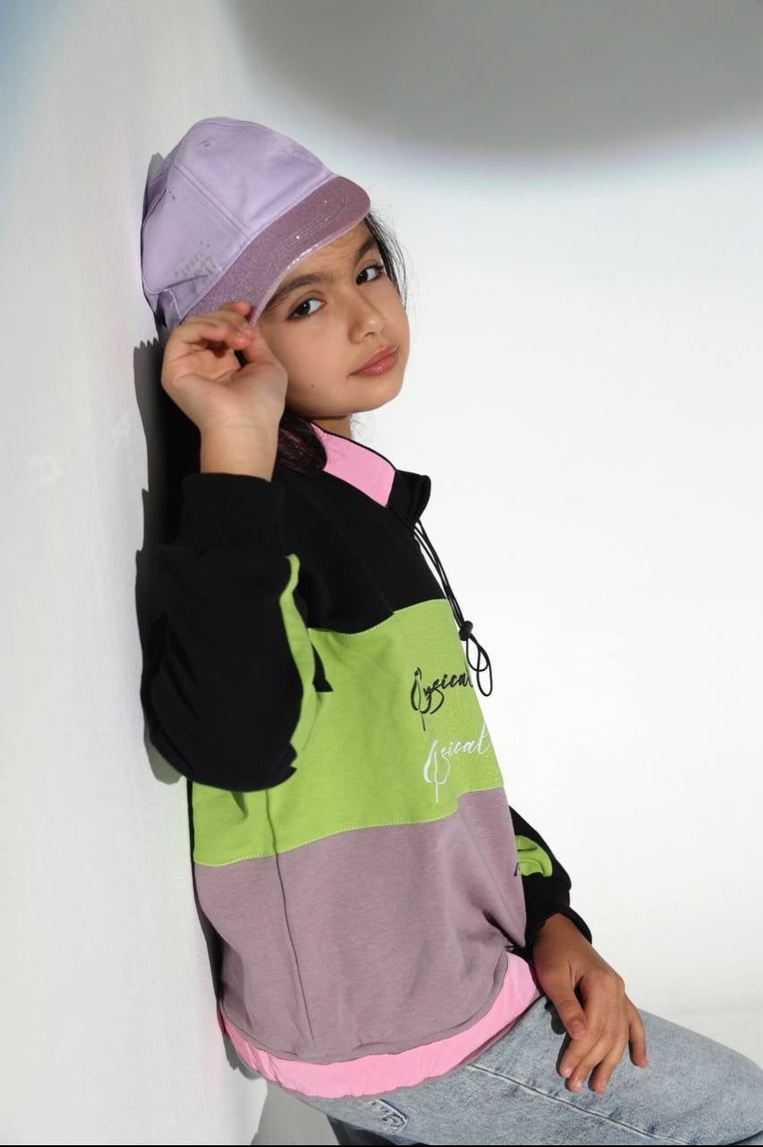 Girls’ Color Block Hooded Sweatshirt – Black, Green & Pink Graphic Pullover