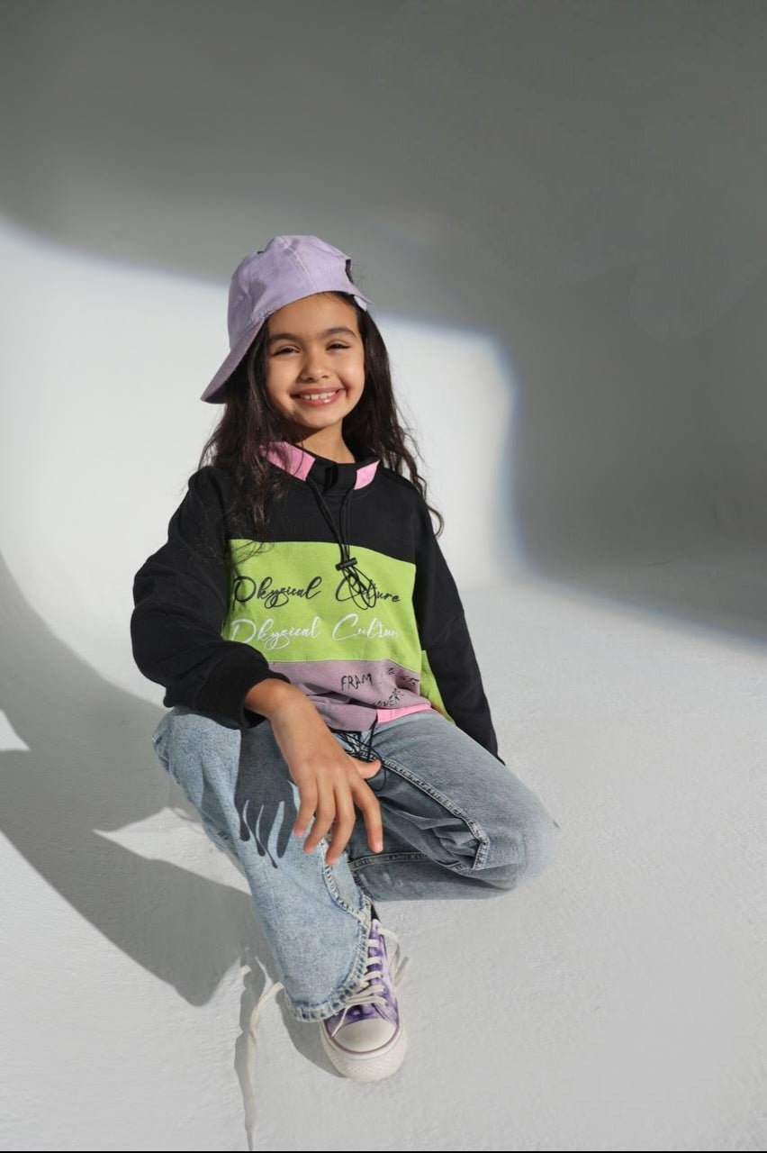 Girls’ Color Block Hooded Sweatshirt – Black, Green & Pink Graphic Pullover