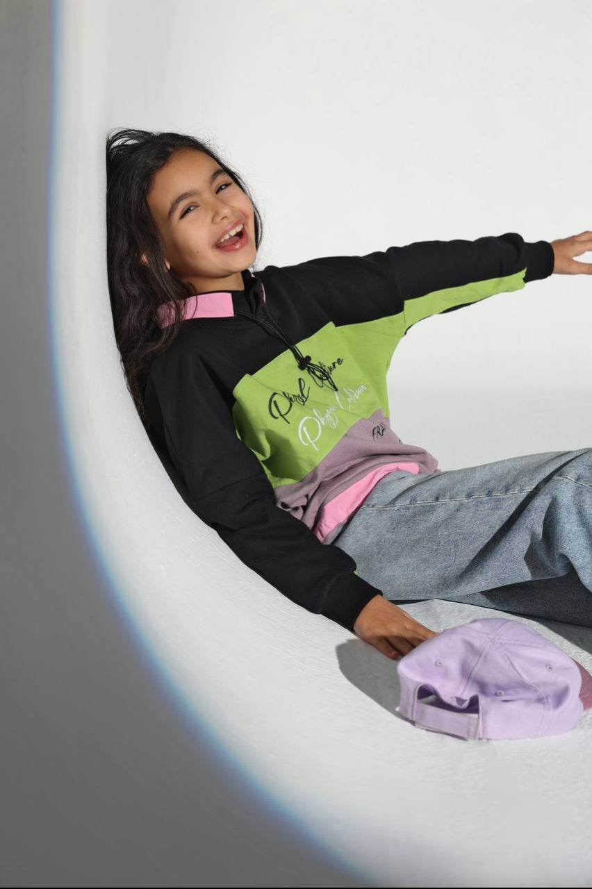 Girls’ Color Block Hooded Sweatshirt – Black, Green & Pink Graphic Pullover